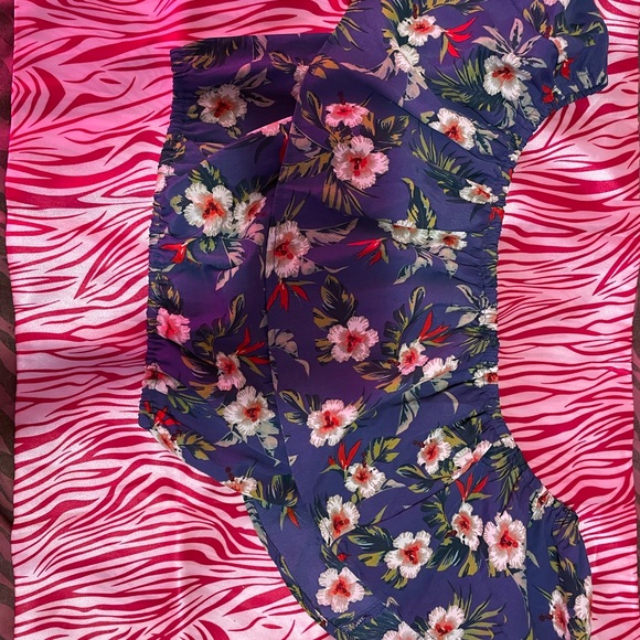 Crop tops size small - Picture 3 of 3